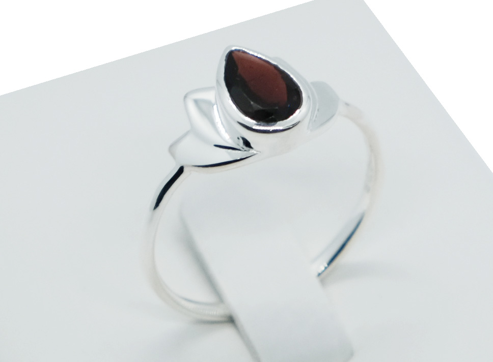 Silver Ring Cut Garnet Lotus