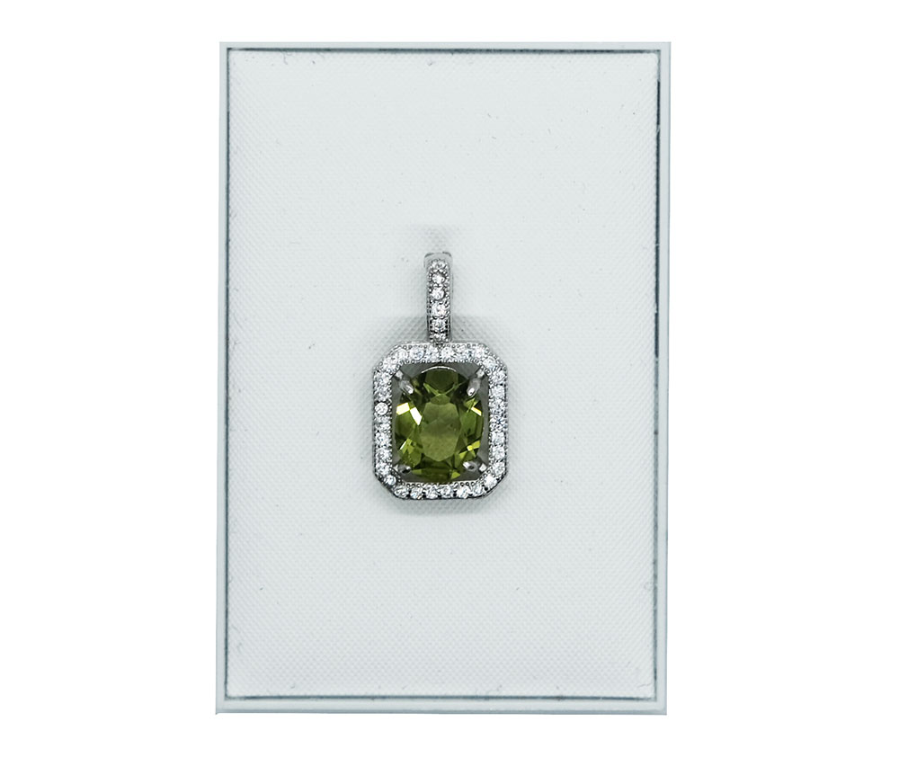 Silver Pendant Peridot