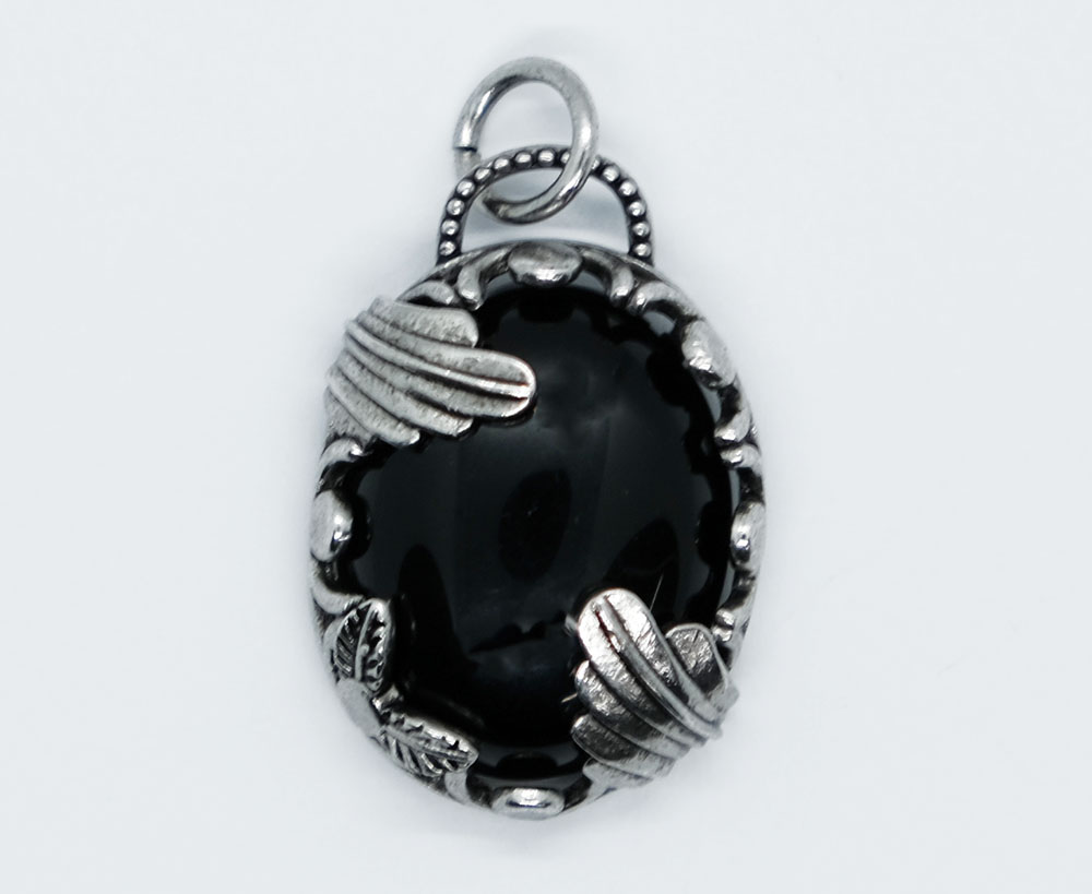 Pendant Oval Wings Obsidian