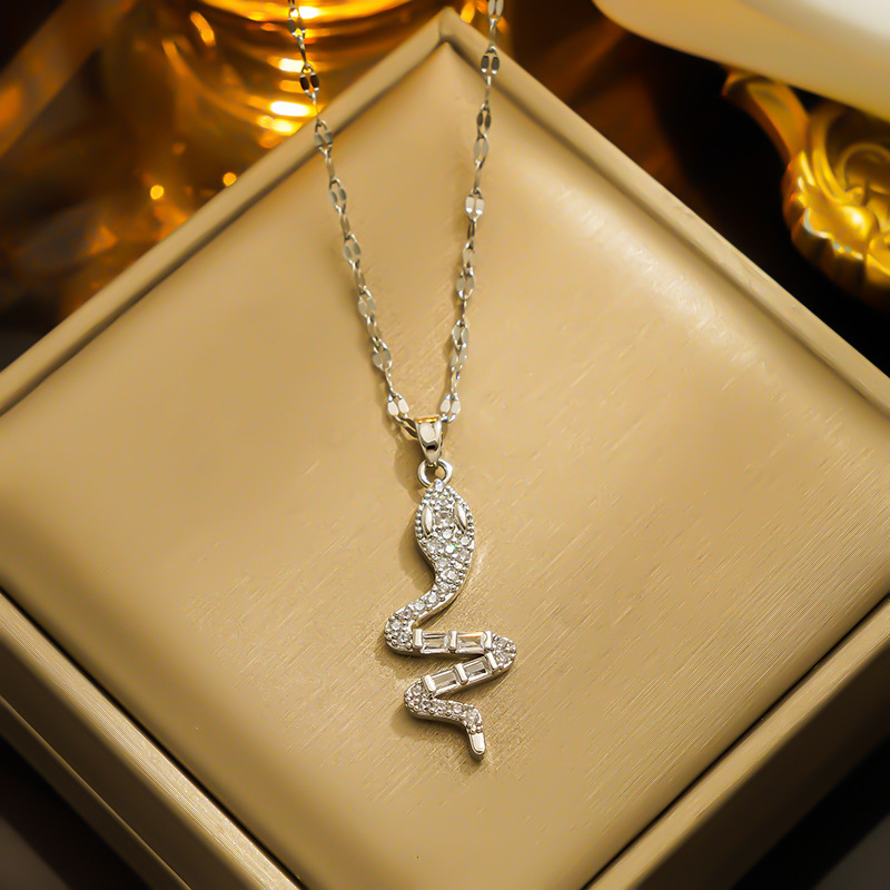 Fashion Necklace Silver Snake