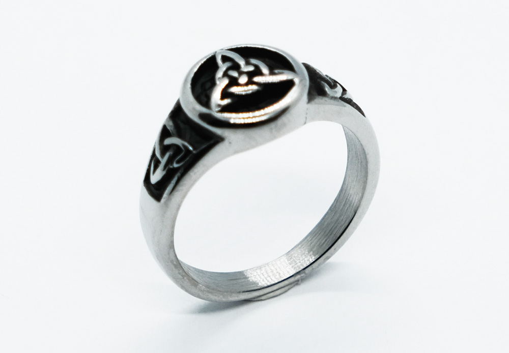 Ring Steel Triquetra Simple