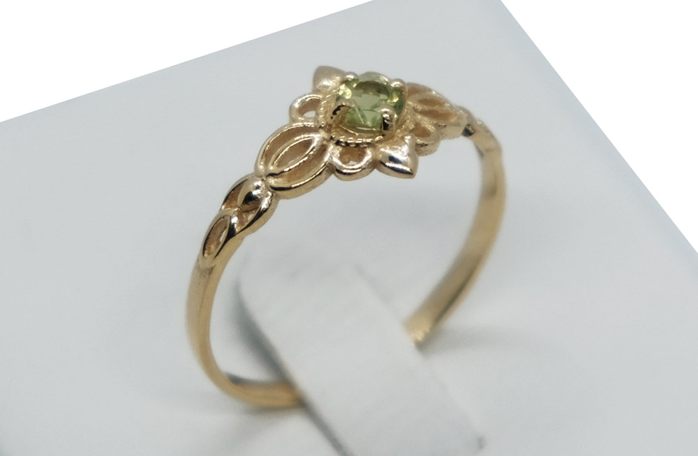 Gold PL Ring Flower Peridot