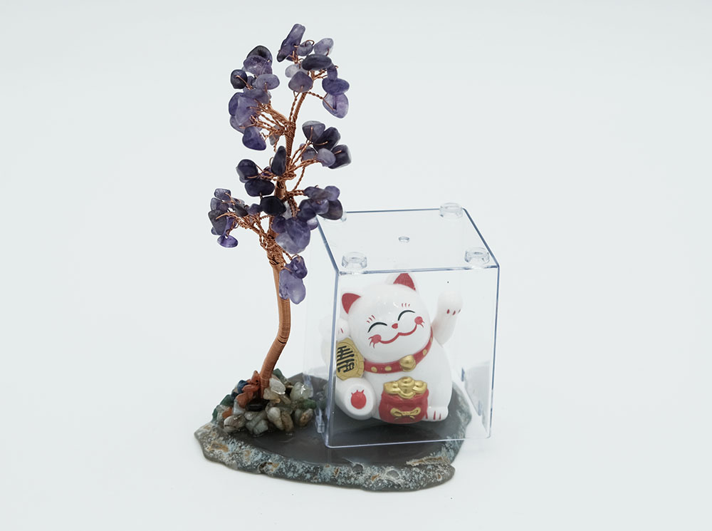 Tree Amethyst Chips Waving Cat